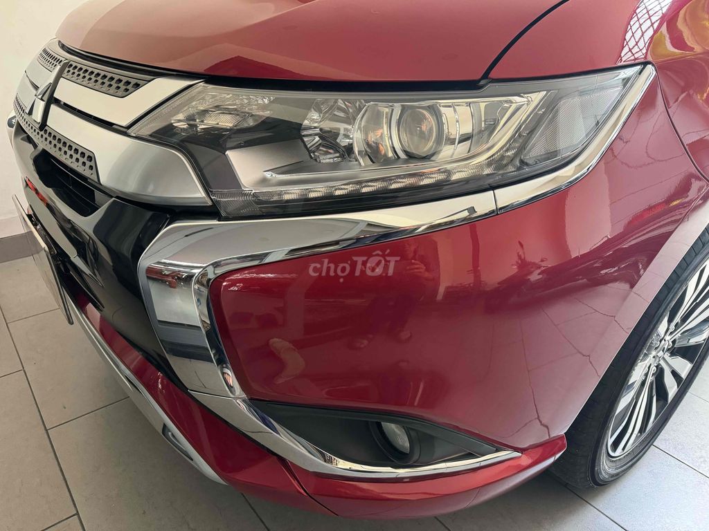 Mitsubishi Outlander 2022 photo 2