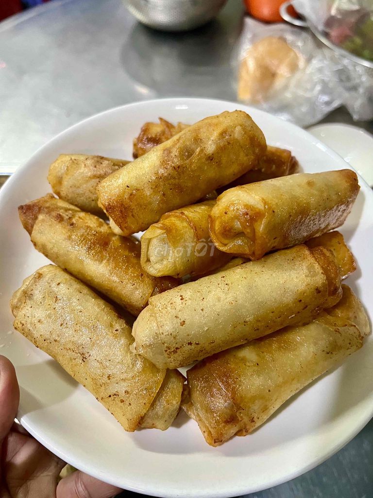 Chả giò tôm thịt 10 cuốn giòn rụm. Mua bán Đồ ăn, thực phẩm và các loại khác tại Quận Tân Bình Tp Hồ Chí Minh được đăng bởi Linh hình 1