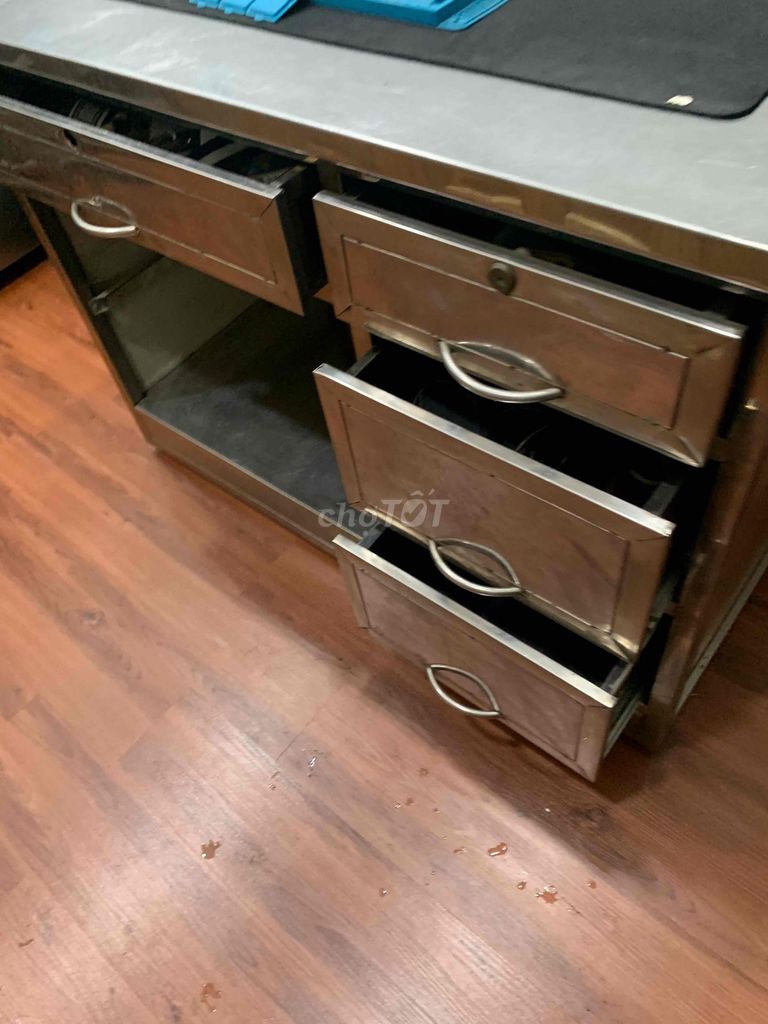 Bàn làm việc Inox Bạc 1 mét. Mua bán Bàn ghế tại Quận Gò Vấp Tp Hồ Chí Minh được đăng bởi Minh Do hình 1