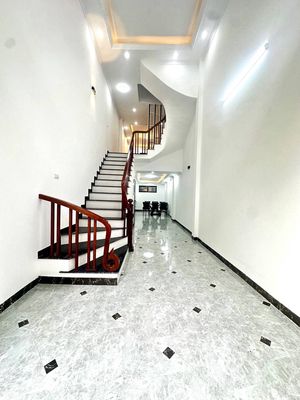 Nhà 5 tầng đẹp, 4 chỗ đỗ cửa, Thanh Trì, Hà Nội, 10 tỷ