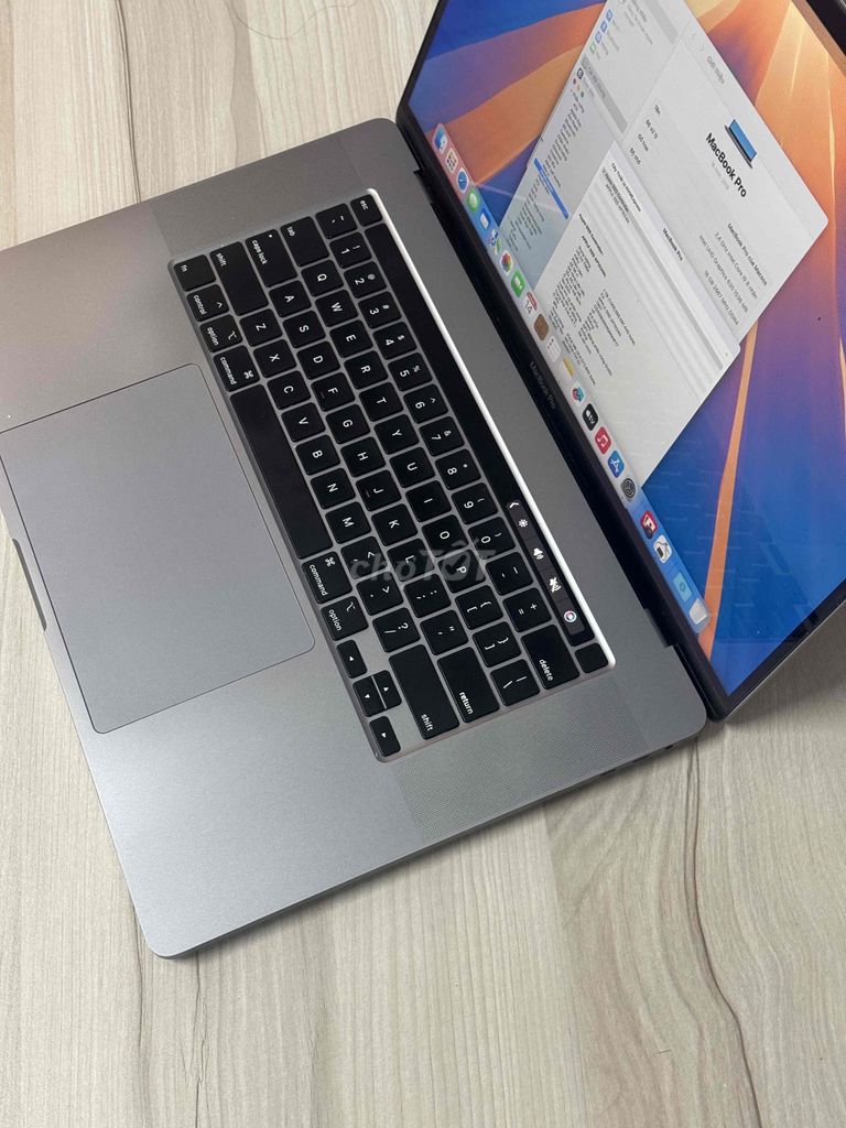 Macbook Pro 2019 -  16 inch : i9 / Ram 16/ 1 TB