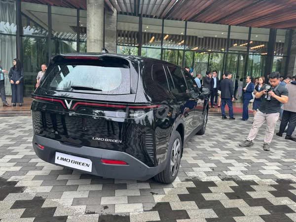 Limo Green Suất Ưu Tiên,Trả 70 Triệu,ĐKý DV M.phí. Mua bán Ô tô tại Quận Long Biên Hà Nội được đăng bởi Mr Núi Subaru Giải Phóng  hình 4