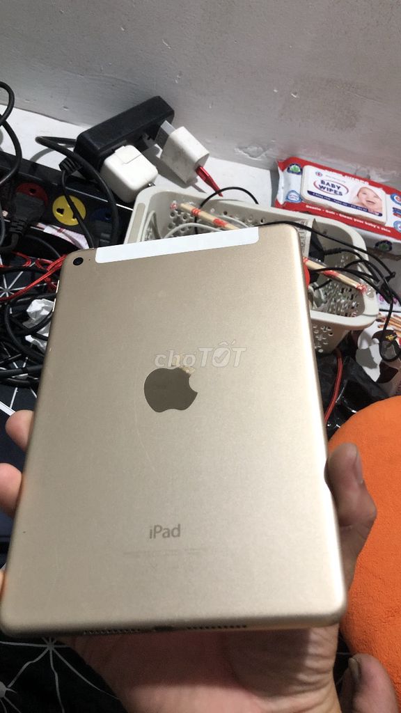 Apple iPad mini 4 128GB Vàng bảng sim 4gb. Mua bán Máy tính bảng tại Quận 12 Tp Hồ Chí Minh được đăng bởi Dug hình 1