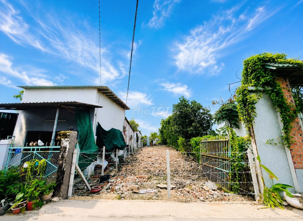 GIỮA NHỮNG THÔNG TIN TIÊU CỰC CHÍNH CHỦ ĐÃ BÁN GẤP LÔ ĐẤT 277M2