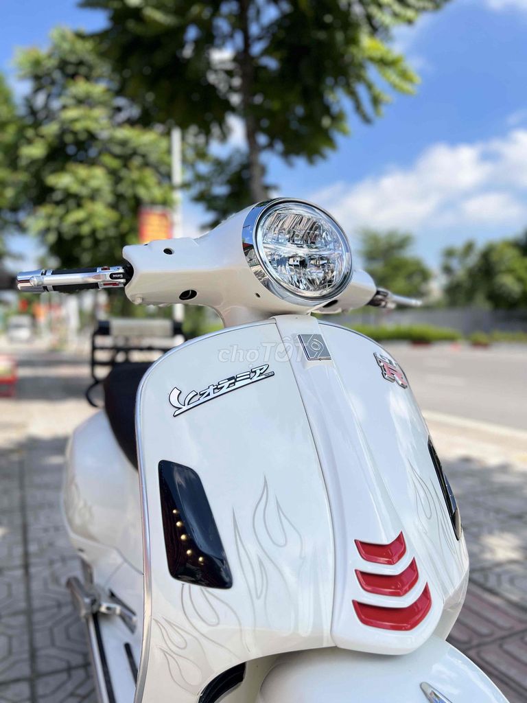 Cần bán vespa gts 150cc 2022 đẹp lướt. Mua bán Xe máy tại Quận Thanh Xuân Hà Nội được đăng bởi fb Minh Vương Smartphone Korea hình 2