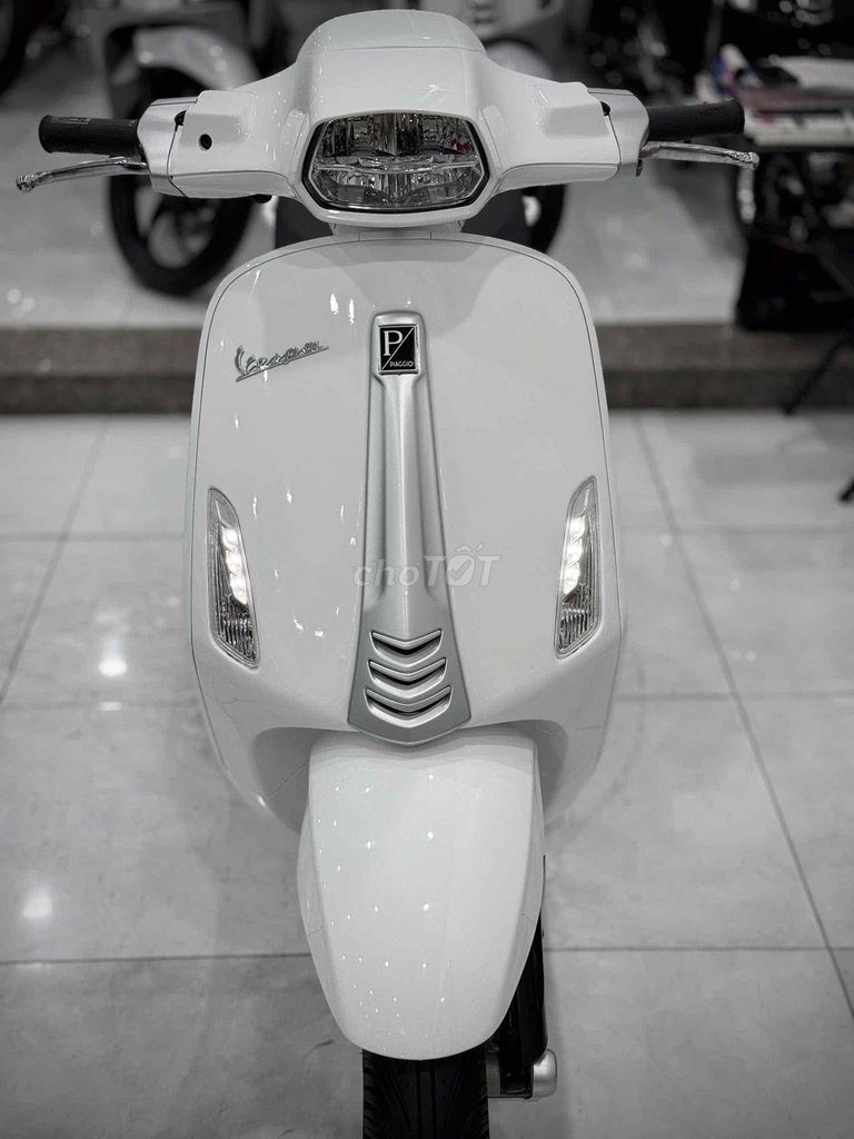 Piaggio Vespa 125 2018 Trắng. Mua bán Xe máy tại Thị xã Phú Mỹ Bà Rịa - Vũng Tàu được đăng bởi Cửa Hàng Xe Máy Phú Mỹ hình 4