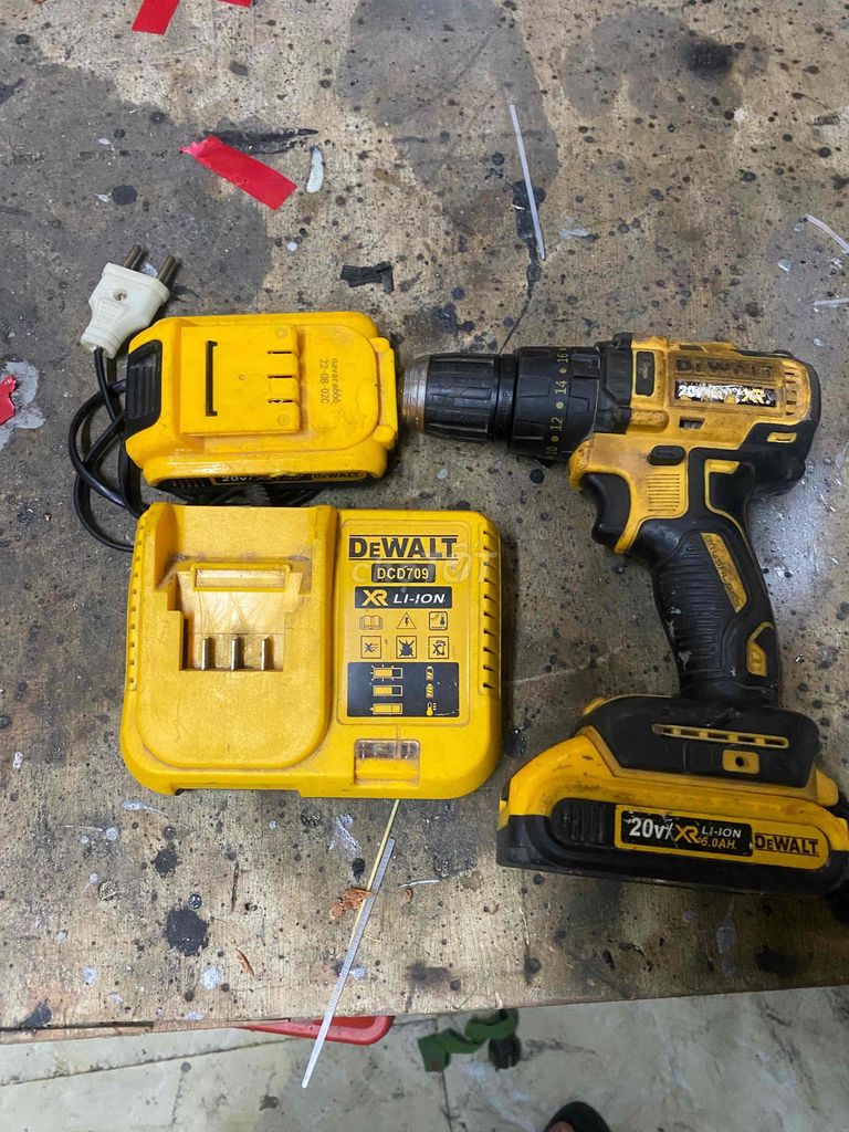 Máy khoan pin DEWALT DCD709. Mua bán Đồ chuyên dụng, Giống nuôi trồng tại Thành phố Buôn Ma Thuột Đắk Lắk được đăng bởi dũng hình 1