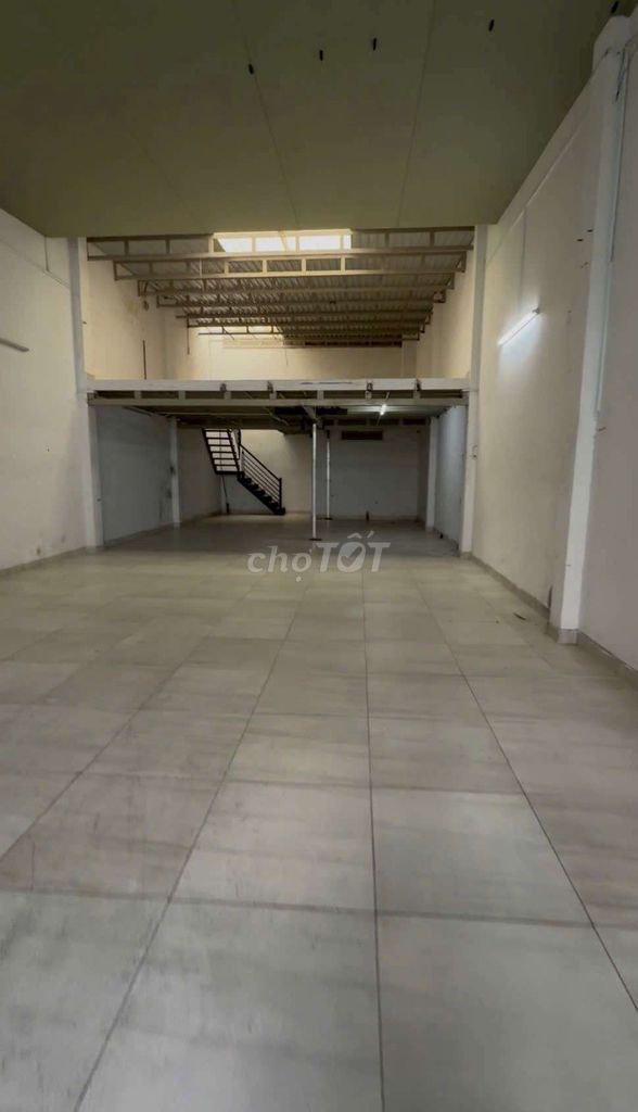 Аренда · 1 комн. · 108 м² · Quận Tân Phú, ул. Đường Lê Niệm