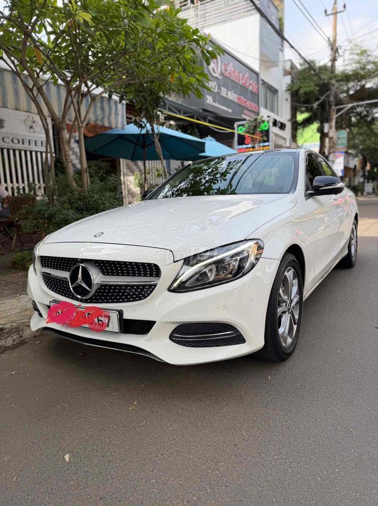 Mercedes-Benz C-Class Trắng Kem - Bản Full. Mua bán Ô tô tại Thành phố Buôn Ma Thuột Đắk Lắk được đăng bởi Hoàng Quang hình 1
