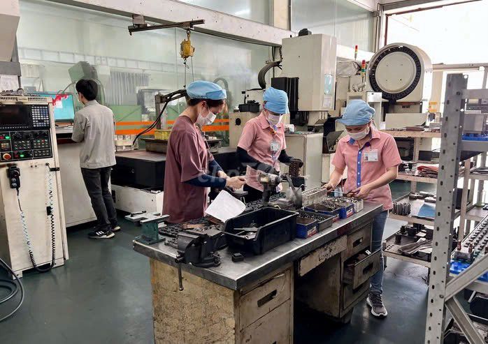 CÔNG NHÂN Q7, THU NHẬP LÊN ĐẾN 15TR, ĐI LÀM NGAY. Việc làm Công nhân tại Quận 7 Tp Hồ Chí Minh được đăng bởi Công ty TNHH Lập Phúc hình 4