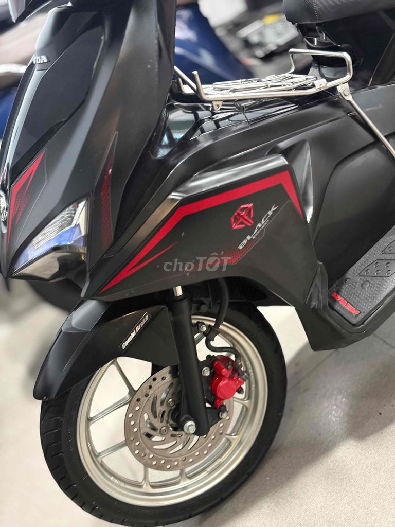 Honda Air Blade 125 с городскими номерами от собственника
