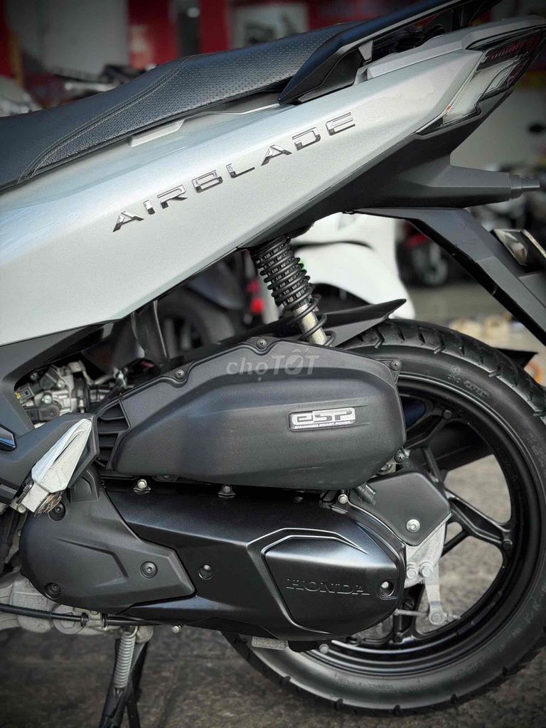 Главная подпись Honda Airblade 125 2020 года, серебристый Porsche