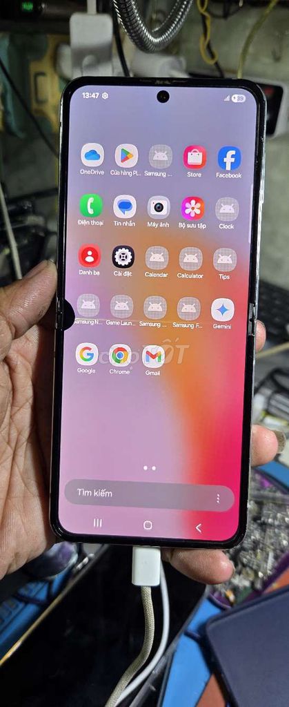 Galaxy Z Flip5 256GB Việt Nam . chữa cháy tốt. Mua bán Điện thoại tại Quận 8 Tp Hồ Chí Minh được đăng bởi Thiên Hòa mobile  hình 1