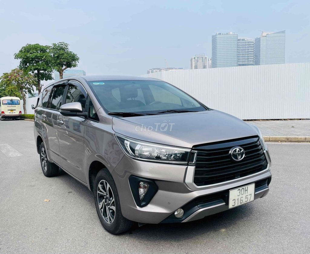 Toyota Innova 2021 E 2.0 MT - màu Đồng. Mua bán Ô tô tại Quận Cầu Giấy Hà Nội được đăng bởi CHỢ ÔTÔ CẦU GIẤY hình 1