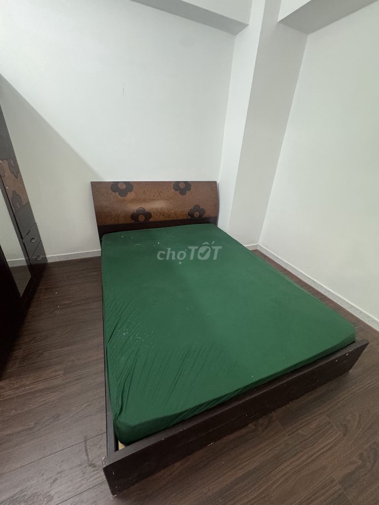 Giường gỗ màu nâu. Mua bán Giường, chăn ga gối nệm tại Quận 4 Tp Hồ Chí Minh được đăng bởi TK hình 1