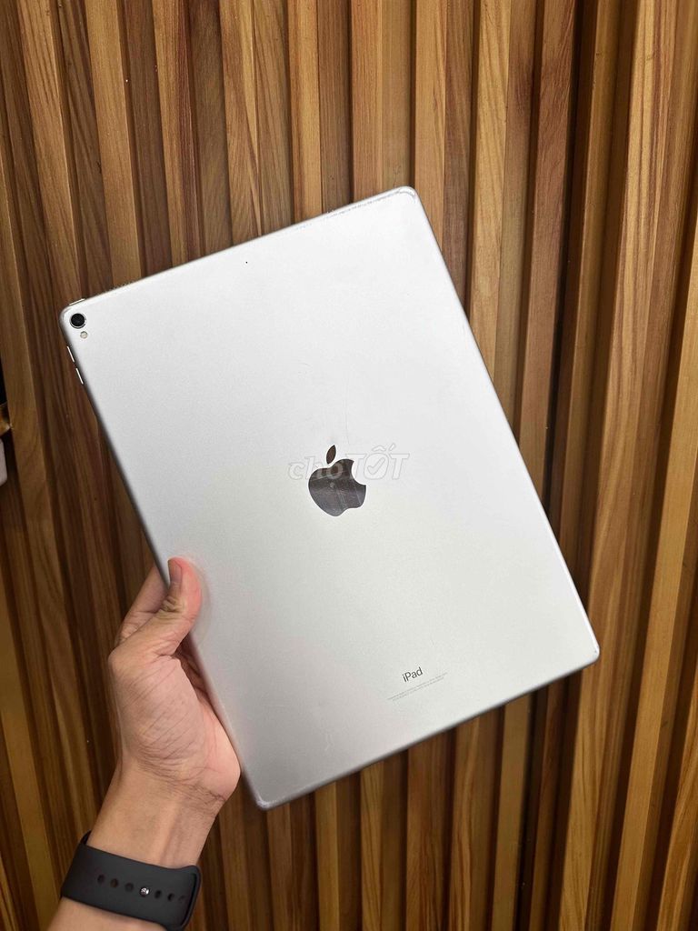 Apple iPad Pro 2017 12.9 inch 64GB Bạc. Mua bán Máy tính bảng tại Quận 8 Tp Hồ Chí Minh được đăng bởi Lê Đặng Minh Khang hình 1