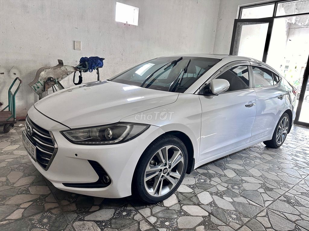 Bán xe Hyundai Elantral gia đình đang đi. Mua bán Ô tô tại Quận Hải Châu Đà Nẵng được đăng bởi Lan  hình 2