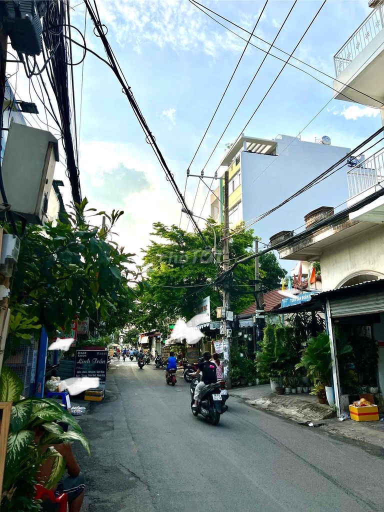 Tân Bình, 4.4 tỷ- Đất có phòng cho thuê, 68m2 công nhận đủ, hẻm 4,5m,