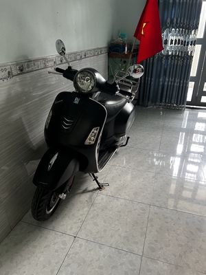 Piaggio Vespa GTS 125 2017 Đen