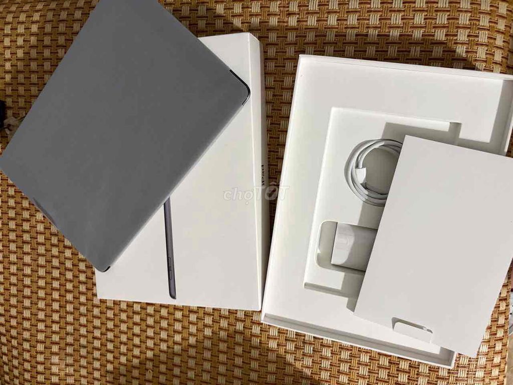 Apple iPad Gen 9 VNA New Chưa kích hoạt Thanh lý. Mua bán Máy tính bảng tại Quận Hoàng Mai Hà Nội được đăng bởi Qang vinh hình 1