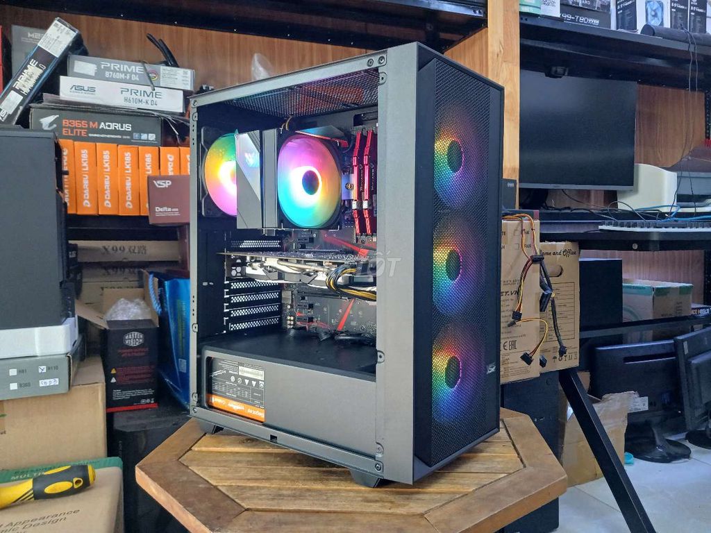 Thùng máy core  i7 7700k, 16GB, rx580 8gb. Mua bán Máy tính để bàn tại Thành phố Buôn Ma Thuột Đắk Lắk được đăng bởi Hoàng Khâm hình 1