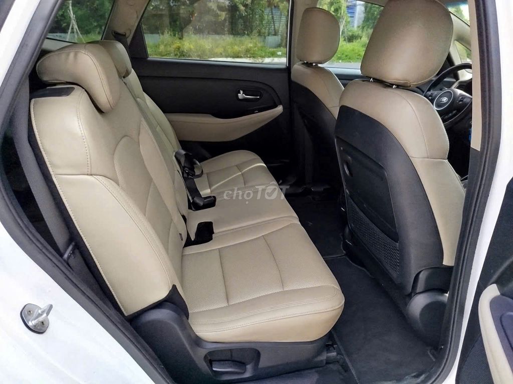 KIA Rondo 2.0 trắng 2019. Mua bán Ô tô tại Quận 1 Tp Hồ Chí Minh được đăng bởi MUA BÁN XE LƯỚT và PHỤ KIỆN XE hình 5