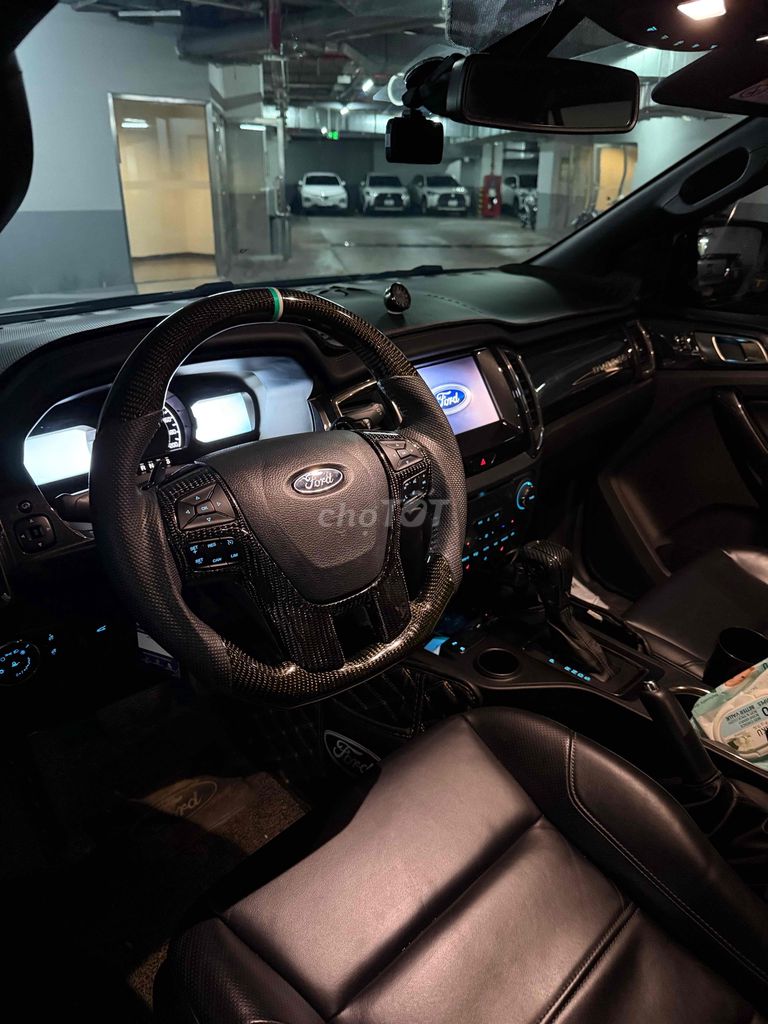 Ford Everest 2020 Titanium 2.0L 4x2 AT - 34000 km. Mua bán Ô tô tại Quận Phú Nhuận Tp Hồ Chí Minh được đăng bởi Tung Bui hình 3