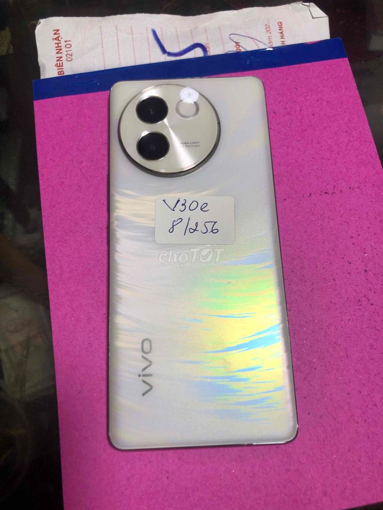 Vivo V30e 8GB/256GB Trắng. Mua bán Điện thoại tại Quận 11 Tp Hồ Chí Minh được đăng bởi Bui thủy  hình 1