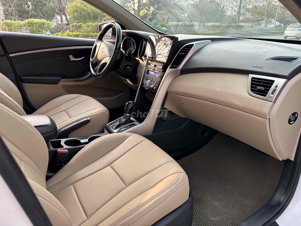 Hyundai i30 2013 1.6AT Trắng Nhập Khẩu 1 Chủ. Mua bán Ô tô tại Quận Cầu Giấy Hà Nội được đăng bởi Vũ Kiên hình 12