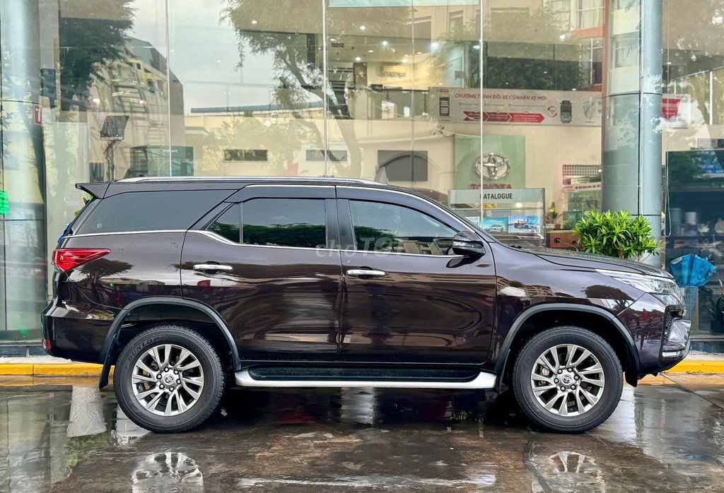 Toyota Fortuner 2022 máy xăng, khuyến mãi sâu