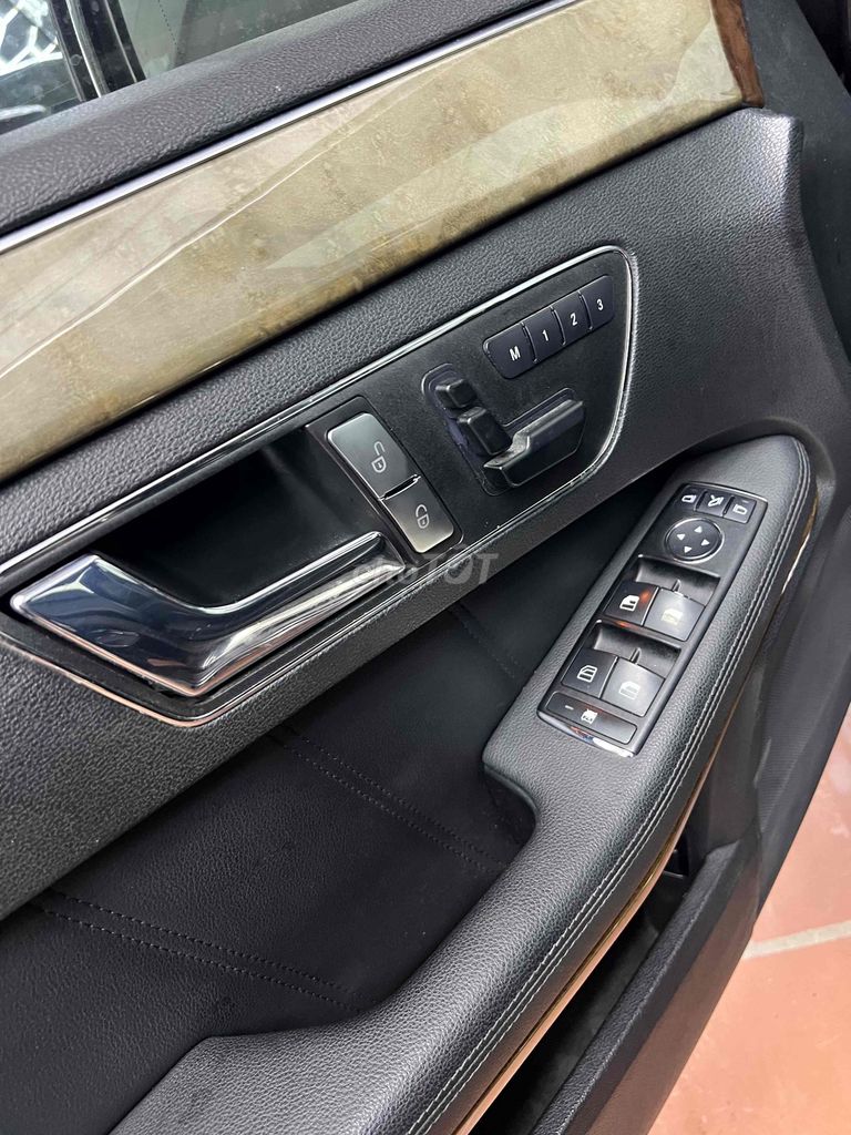 Mercedes Benz E Class 2009 E300 - 12968 km. Mua bán Ô tô tại Quận Thanh Xuân Hà Nội được đăng bởi Đỗ Duy Cảnh hình 14