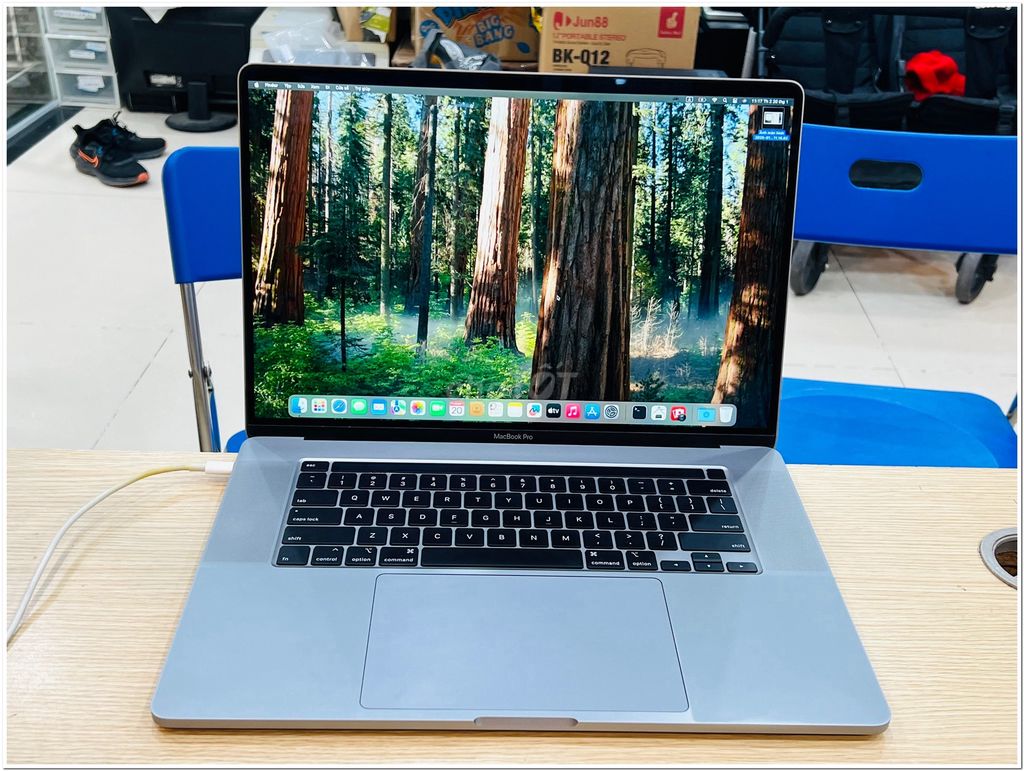 Em về thêm Macbook pro 16 inch 2019 Core i7