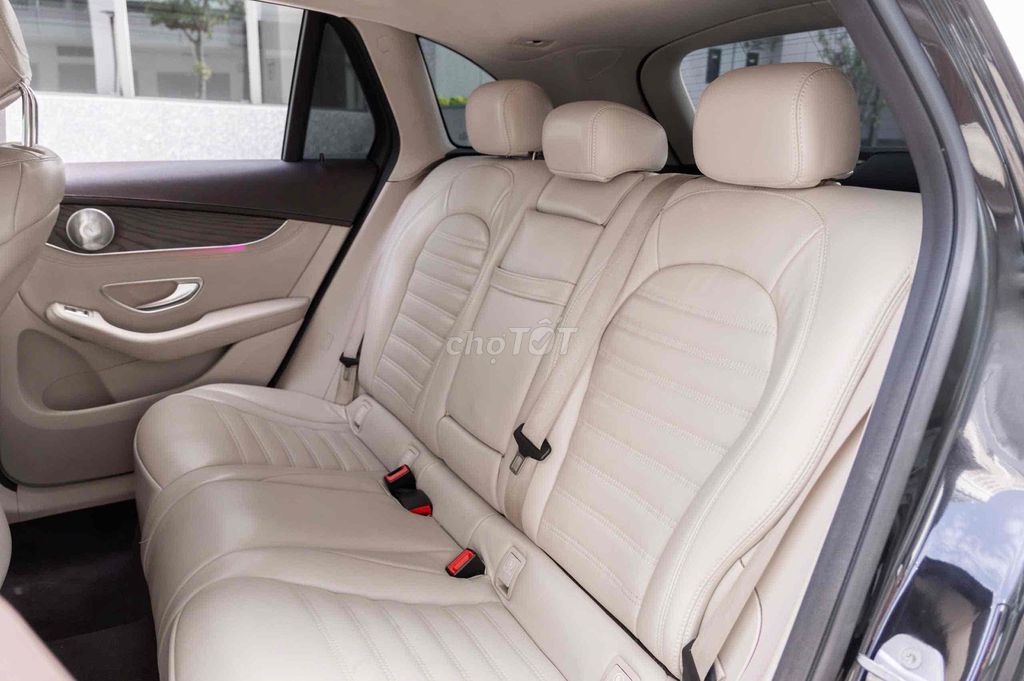 Mercedes GLC200 4Matic Model 2021 Đen/Kem. Mua bán Ô tô tại Quận 7 Tp Hồ Chí Minh được đăng bởi Thật Nguyễn LongAnh Auto hình 11