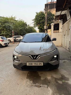 VF6plus xe mới đi 1.600km, bán lên 7 chỗ