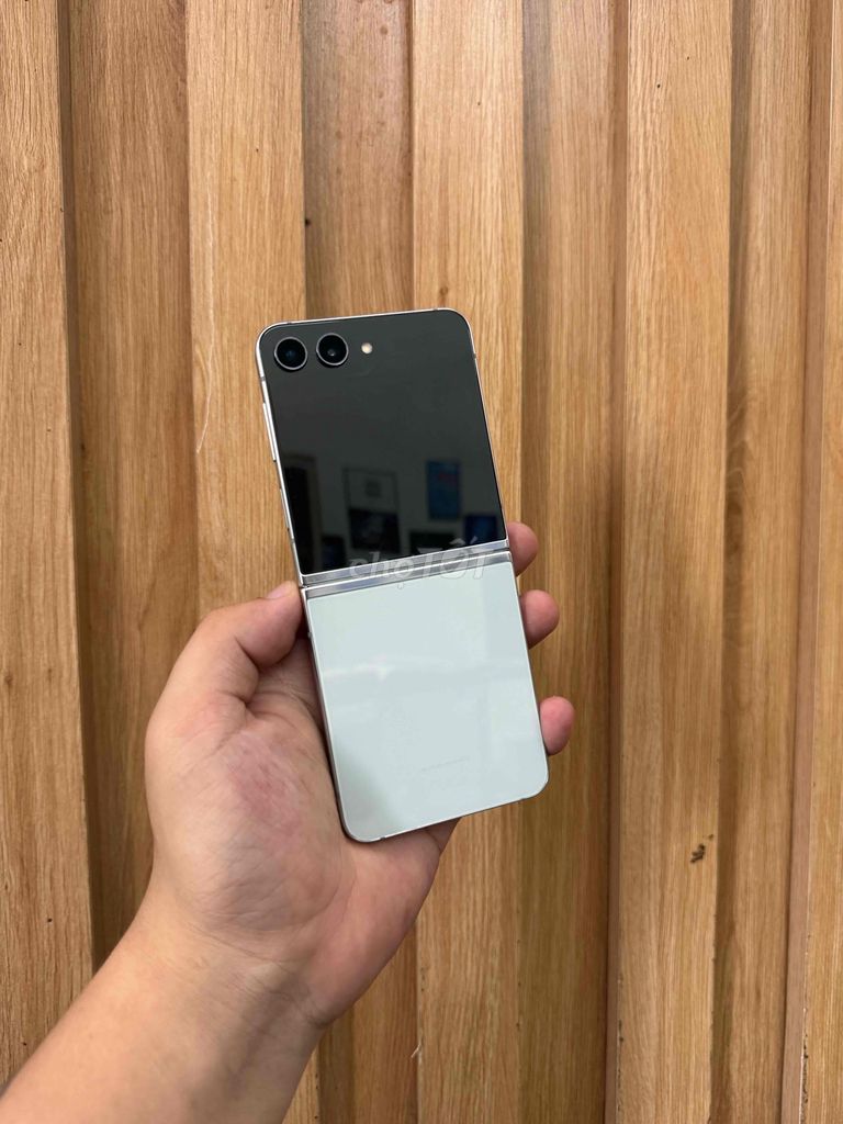 Samsung ZFlip 5 256GB xanh QT zin all Nguyên bản. Mua bán Điện thoại tại Quận Đống Đa Hà Nội được đăng bởi  HT Mobie Trả góp nợ xáu bao duyệt hình 1