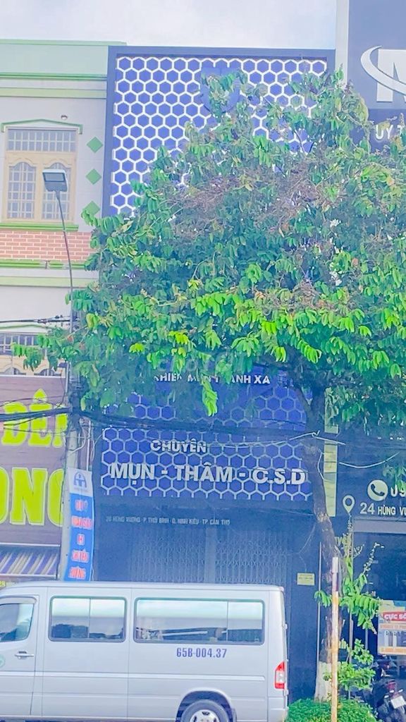 Cho thuê nhà 3 tầng mặt tiền Hùng Vương kế Vincom