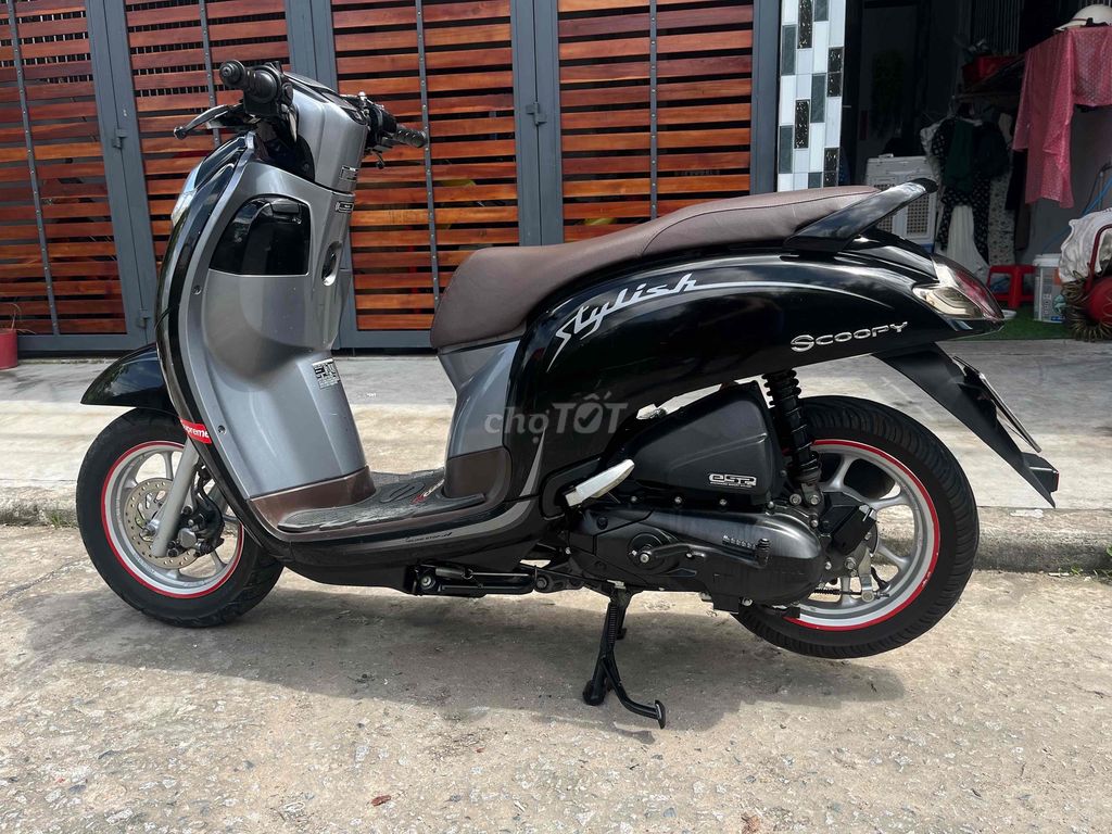 scoopy bỏ mẫu