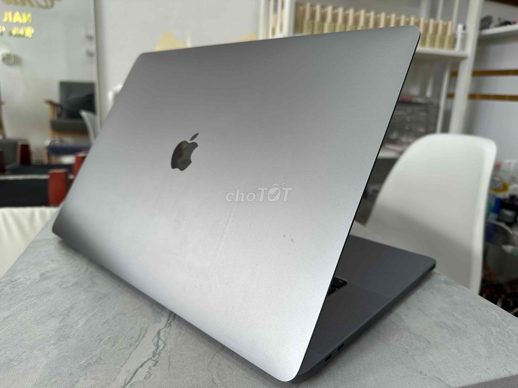 Macbook Pro 2019 16in i7 16 Ram 512 SSD