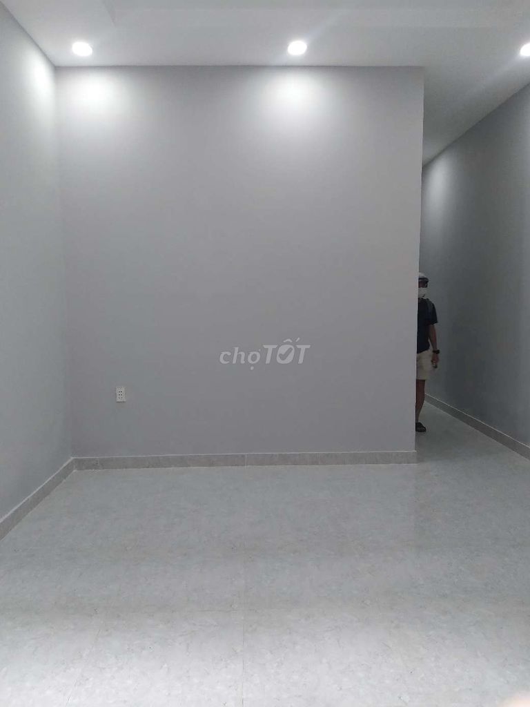 CHO THUÊ NHÀ 4 X 16M MỚI Y HÌNH 2PN KUNS 1VC MỚI ĐẸP HẺM LÊ TRỌNG TẤN