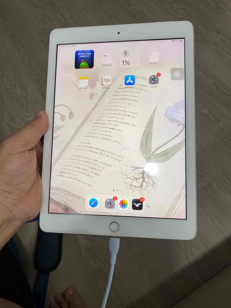 Apple iPad Gen 6 32GB 4G Bạc. Mua bán Máy tính bảng tại Quận Hai Bà Trưng Hà Nội được đăng bởi tuyendao hình 1