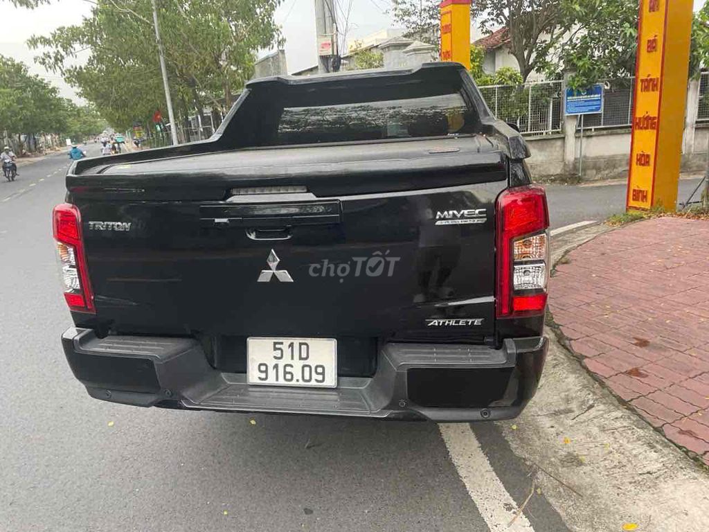 Mitsubishi Triton 2022 Full Tự động Đen 6400 km