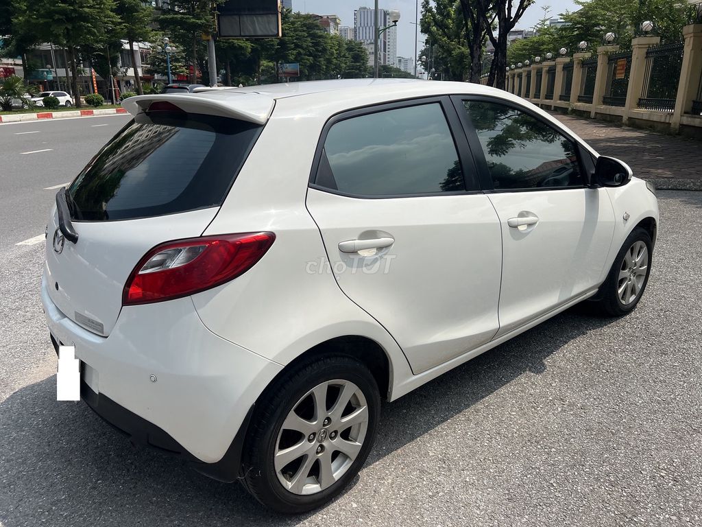 Mazda 2 1.5L 2011 Белый Автомат 168000 км
