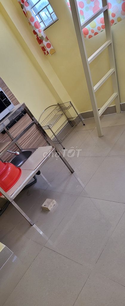 Комната с антресолью, пожаробезопасная, много удобств, Ле Лай, квартал Хань Тхонг, Хошимин