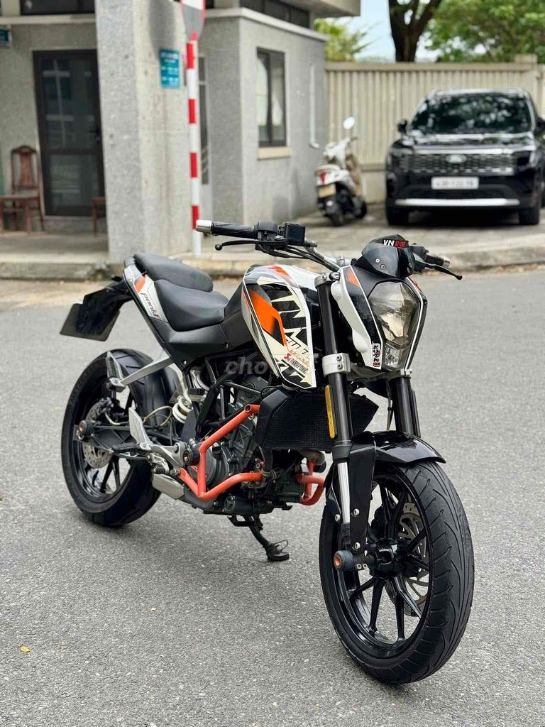 KTM Duke 200 2017 Đen Trắng Cam. Mua bán Xe máy tại Quận Thanh Khê Đà Nẵng được đăng bởi Cửa Hàng Nguyễn King 159 Đỗ Quang hình 4
