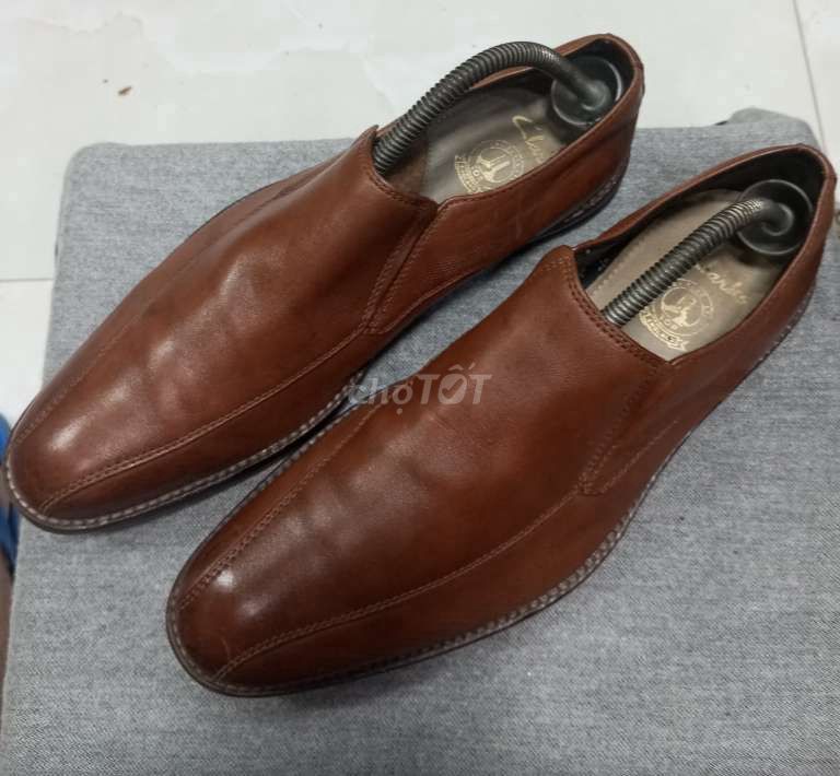 Giày da Clarks , Anh Quốc