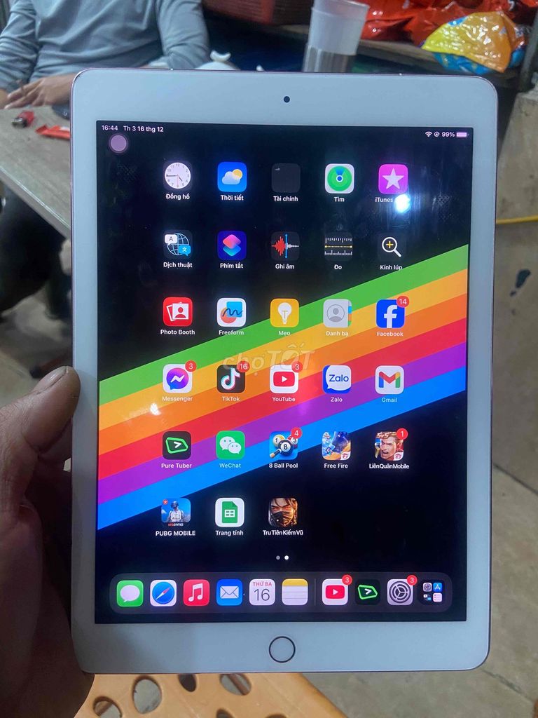 Apple iPad Pro 9.7 inch 128GB Đã sử dụng. Mua bán Máy tính bảng tại Quận Nam Từ Liêm Hà Nội được đăng bởi Huỳnh Nhật hình 1