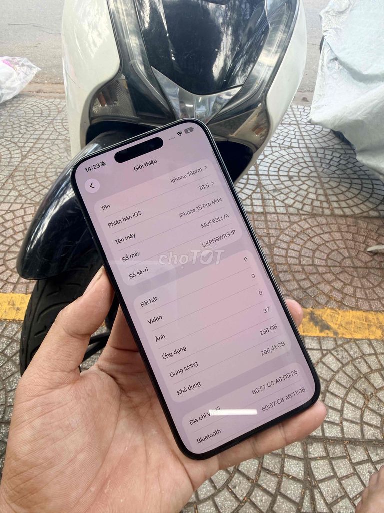 Apple iPhone 15 Pro Max 256GB Đen. Mua bán Điện thoại tại Quận Ngũ Hành Sơn Đà Nẵng được đăng bởi Nghĩa  hình 1