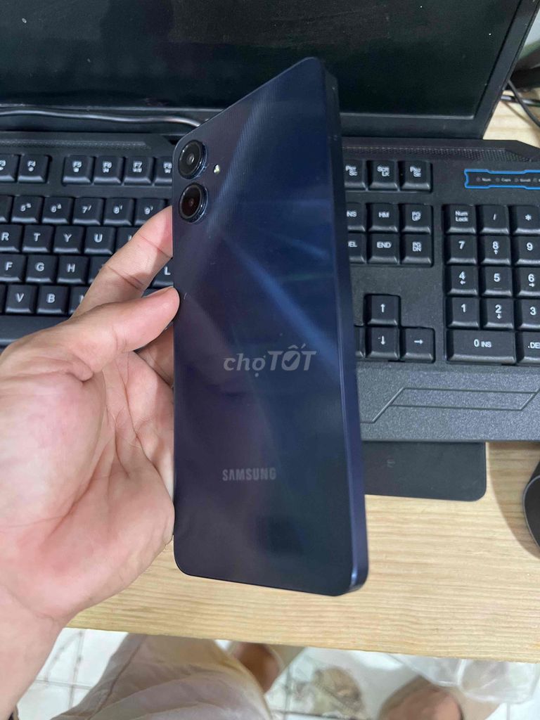 Samsung Galaxy A06 64GB Đen Nguyên zin. Mua bán Điện thoại tại Huyện Đức Hòa Long An được đăng bởi Minh Ngọc hình 1