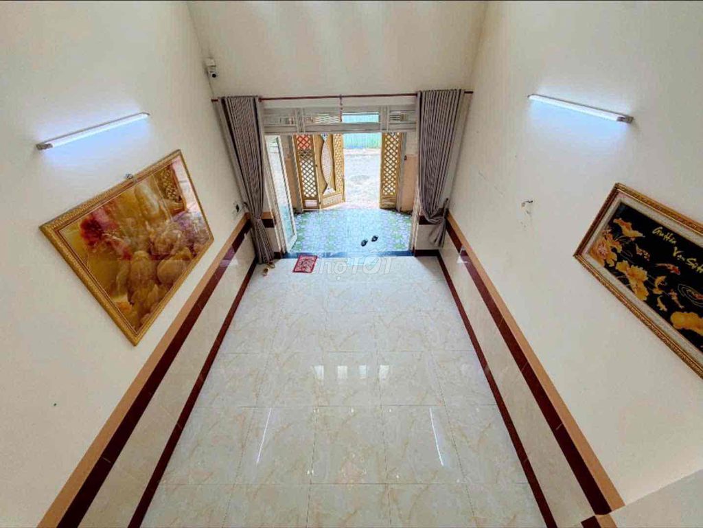 NHÀ PHỐ CÓ LỮNG XÂY Ở CHẮC CHẮN CẦN TIỀN BÁN GẤP