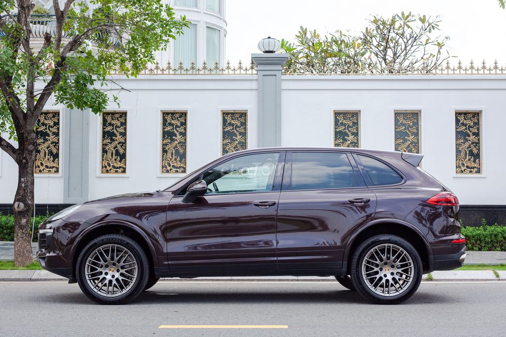 Porsche Cayenne 3.0 V6 Platinum 2017 Nâu. Mua bán Ô tô tại Thành phố Thủ Đức Tp Hồ Chí Minh được đăng bởi H2T Auto hình 4